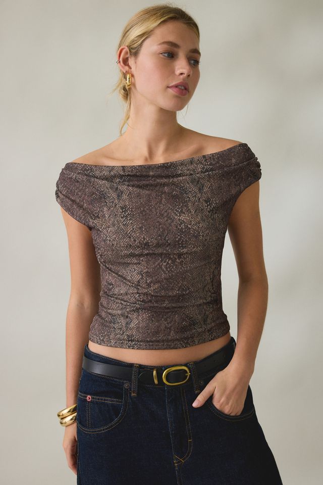 Urban Outfitters Women's Fia Off-The-Shoulder Ruched Crop Top