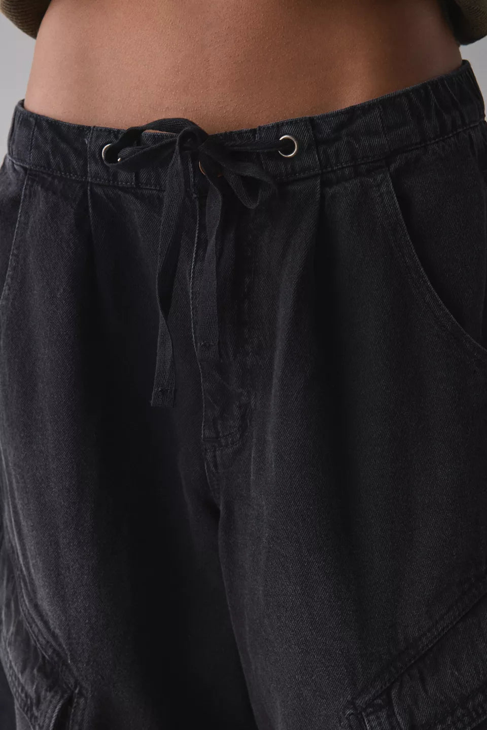 Women's Station Cocoon Baggy Barrel Leg Cargo Jeans