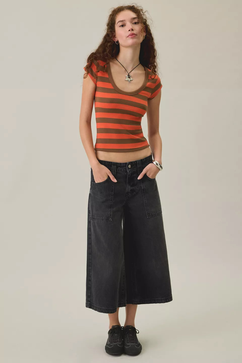 Women's Off-Duty Ribbed Scoop Neck Short Sleeve Tee
