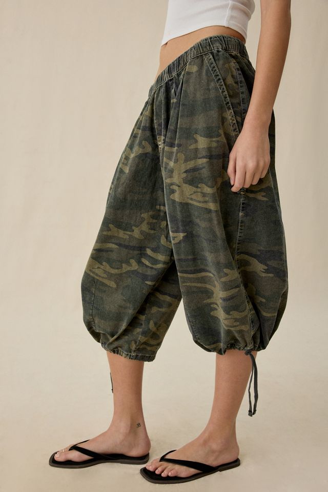 BDG Women's Bobbi Cropped Baggy Pull-On Pants