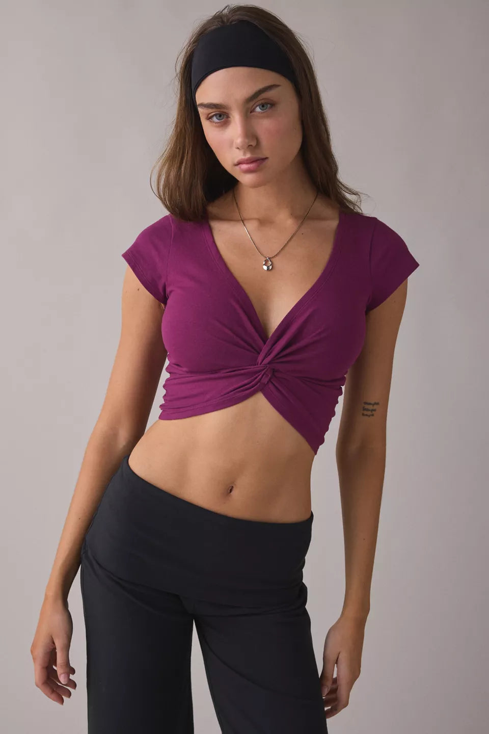 Women's Bec Twist-Front Cropped Tee