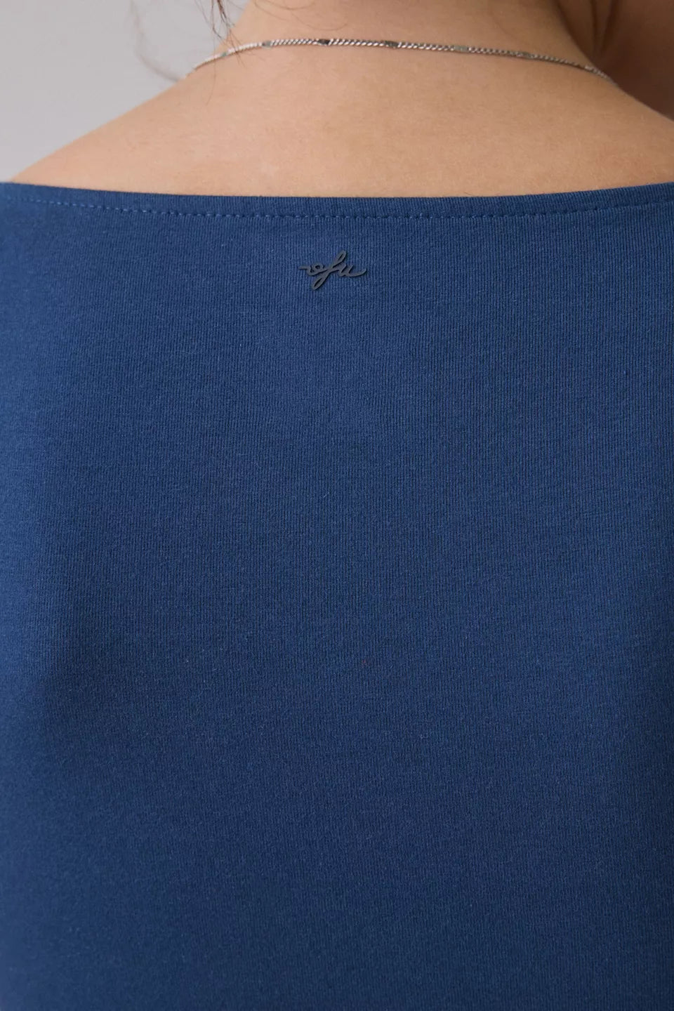 Women's Bec Twist-Front Cropped Tee